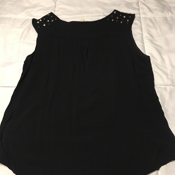 Top - Picture 2 of 3